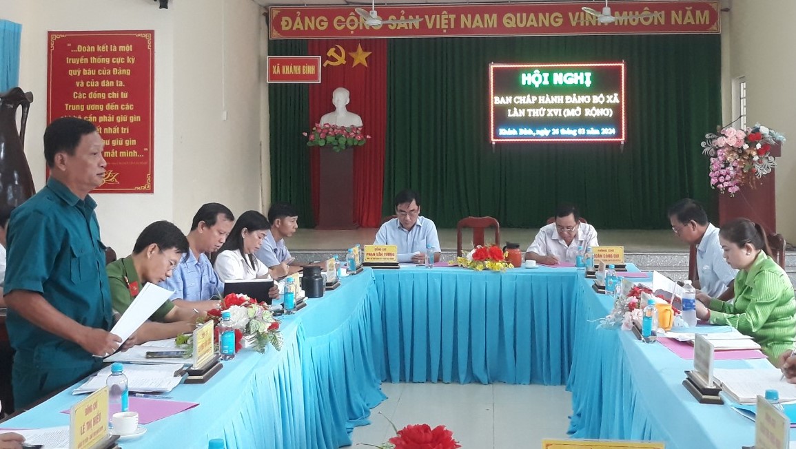 Ban Chỉ huy Quân sự xã Khánh Bình tham gia thảo luận