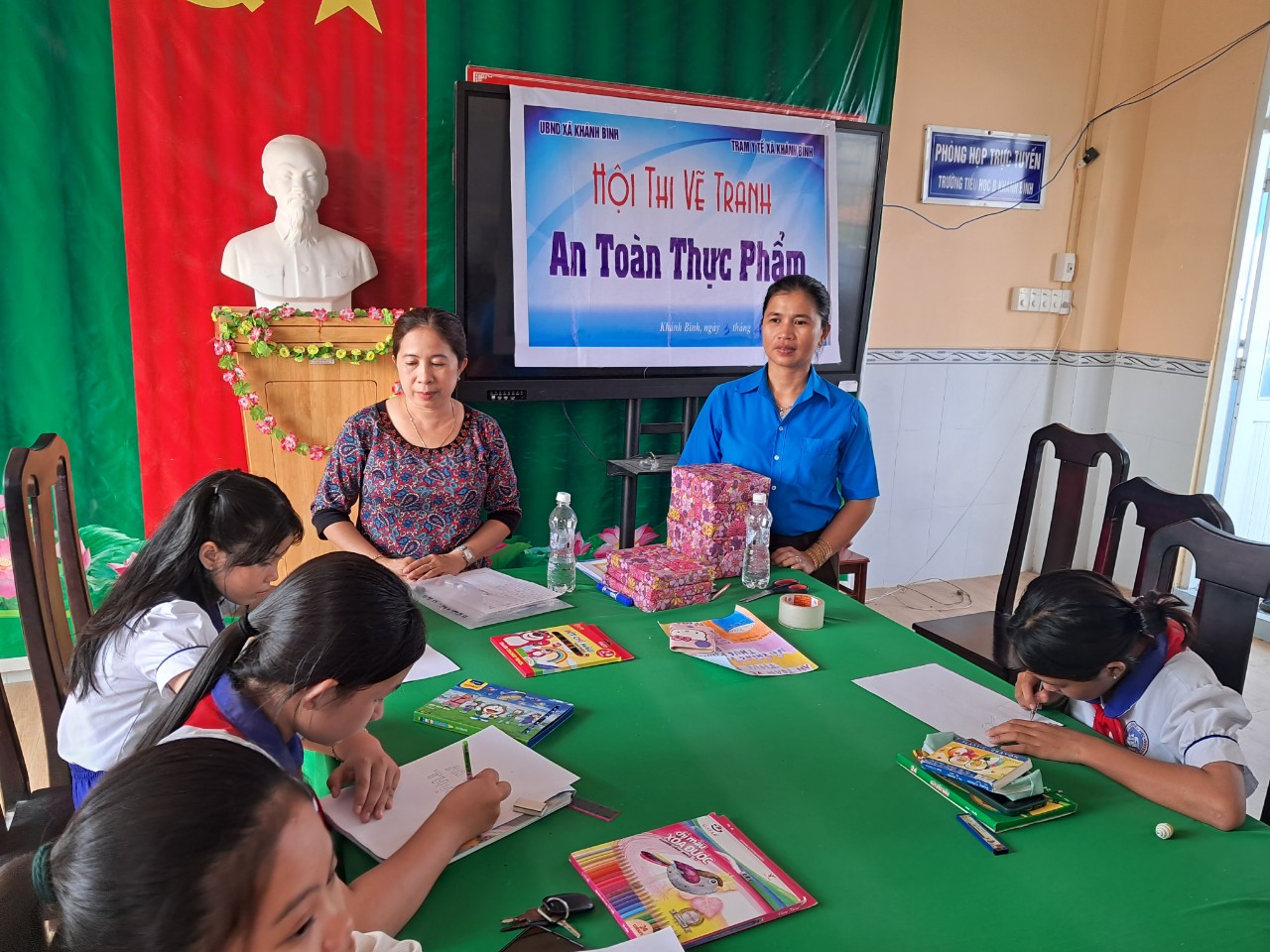 Hội thi vẽ tranh cho học sinh  trường Tiểu học Khánh Bình
